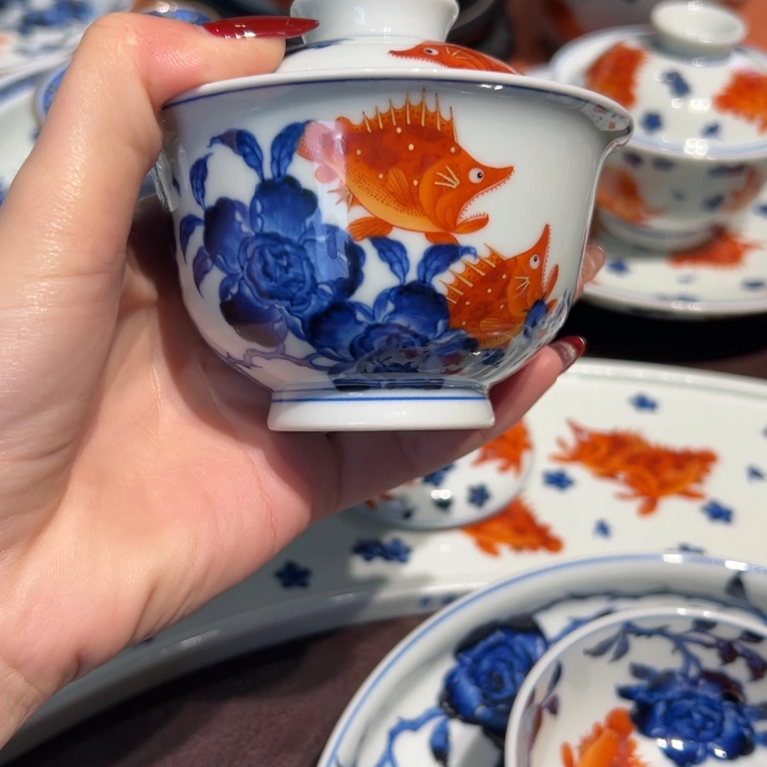 王***计青花雯华堂手绘盖碗