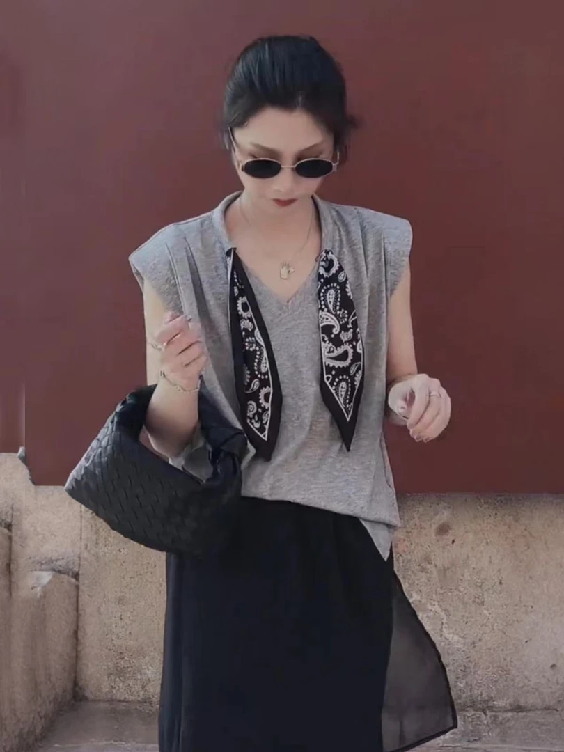 【晨浠定制】新款高级感减龄无袖显瘦丝巾V领上衣5091