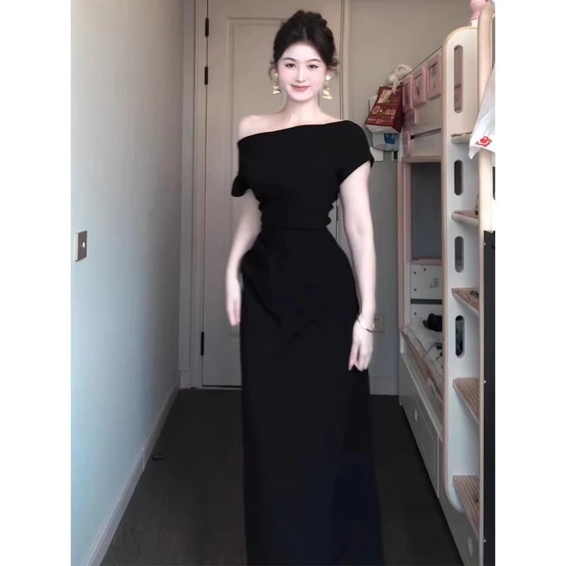 黑色短袖斜肩连衣裙女性感高级感修身连身裙一字肩裙子包臀长裙夏