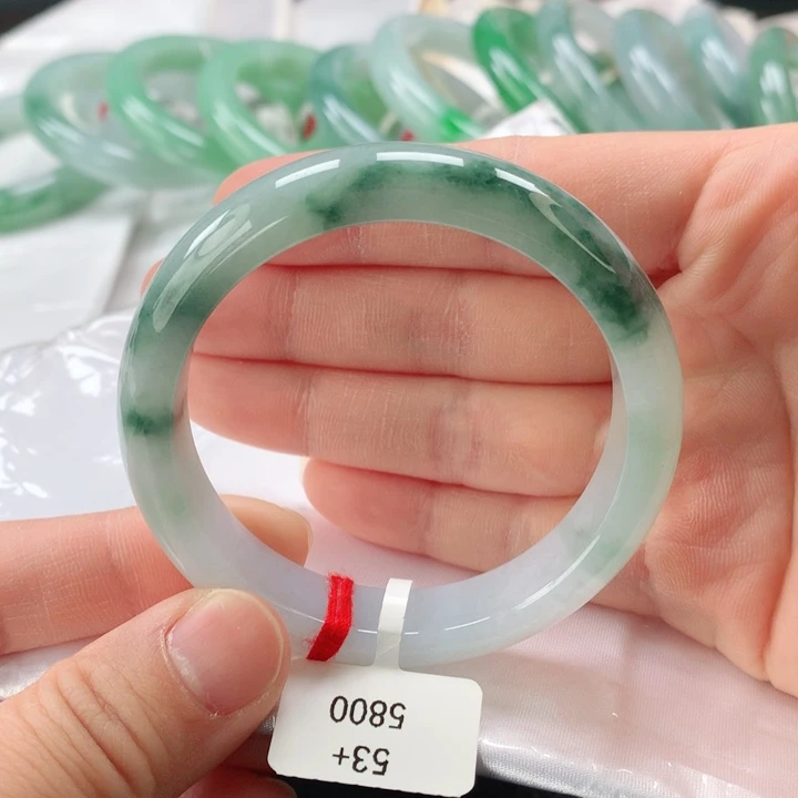 翡翠手镯未镶嵌缅甸A货翡翠手镯