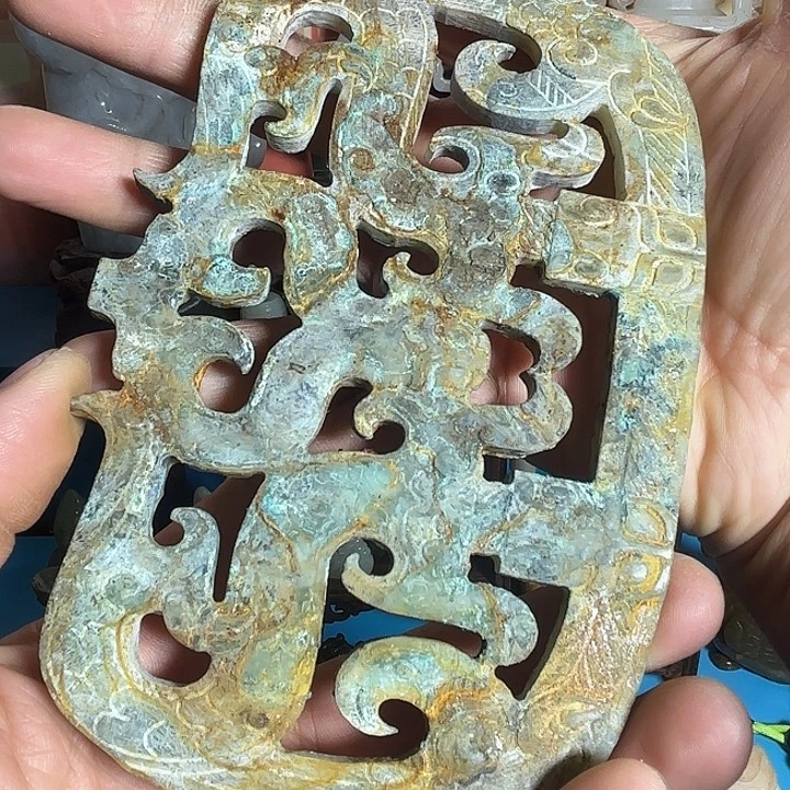 和田玉未镶嵌把件