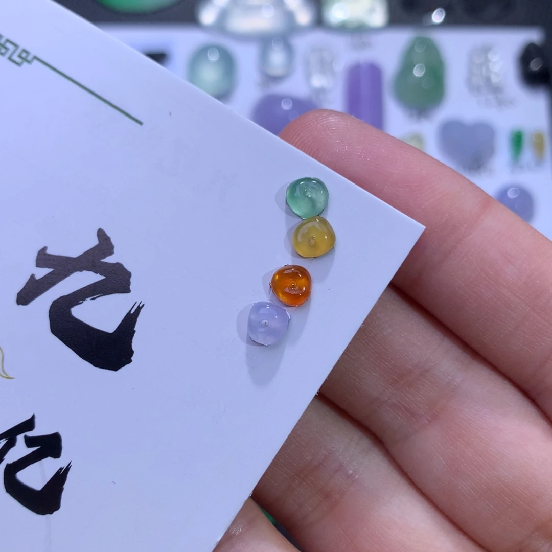 颈饰未镶嵌翡翠天然翡翠A货 随形扣