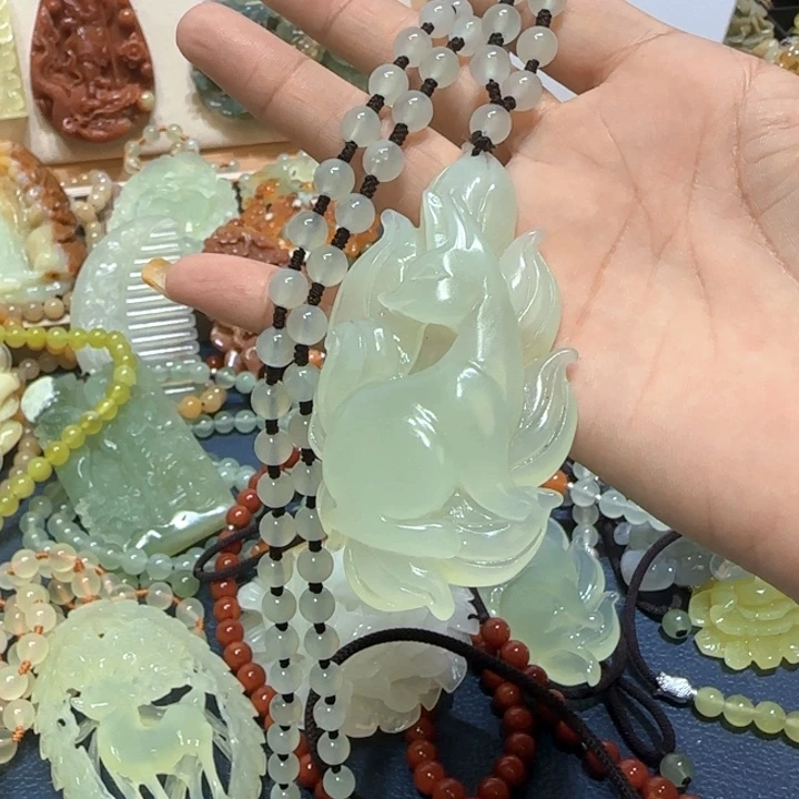 合金蛇纹石玉吊坠