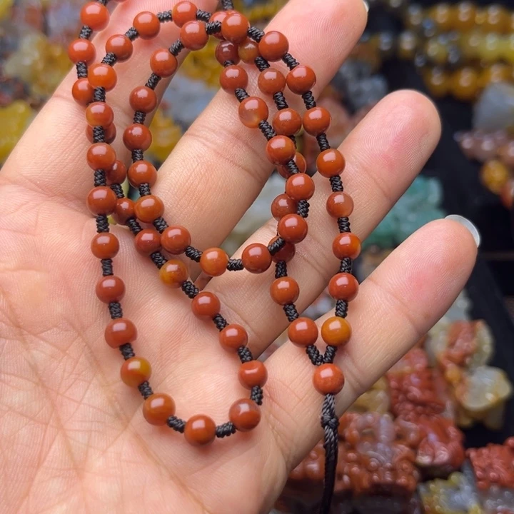 石英质玉（黄龙玉）未镶嵌颈饰