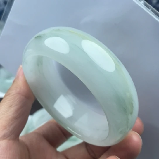 @***客石英质玉（金丝玉）未镶嵌手镯