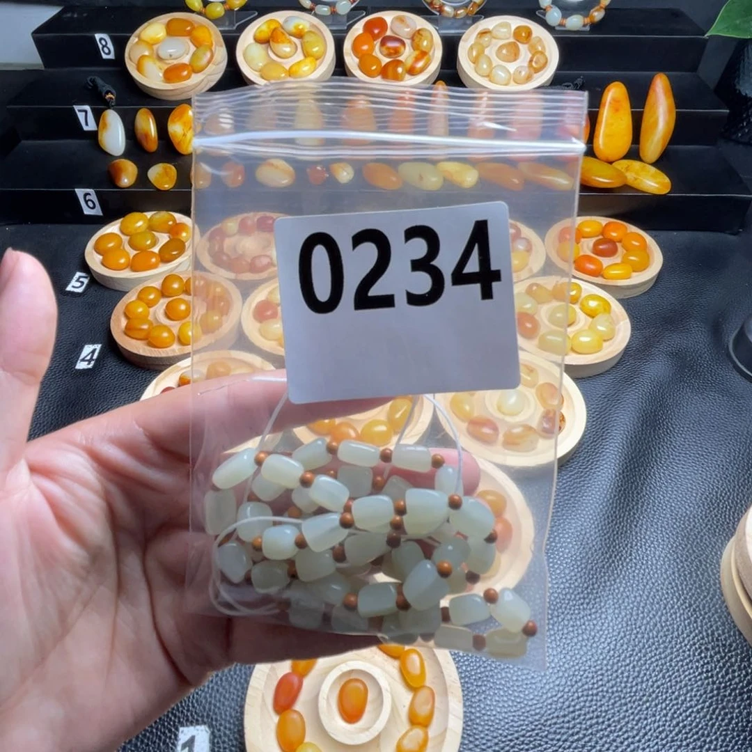 和田玉未镶嵌吊坠(不含链)坦**待