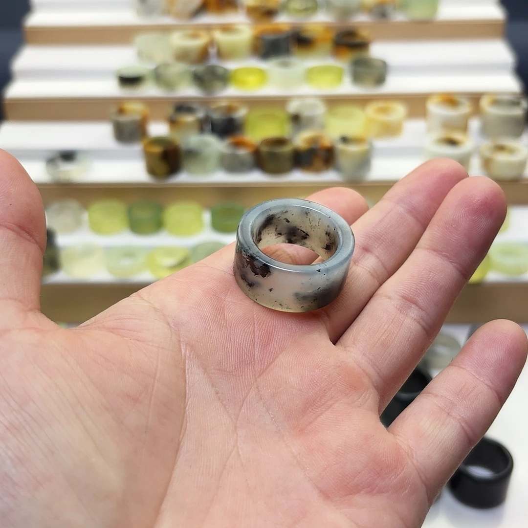 蛇纹石玉未镶嵌戒指