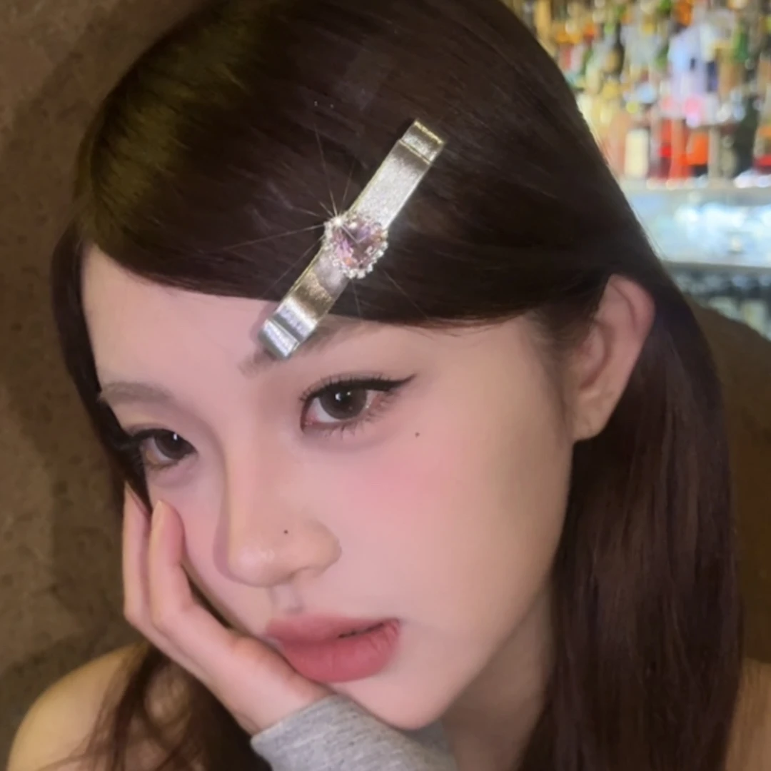 银色皮革粉爱心～银色蝴蝶结粉色水钻甜酷发夹Y2K额前碎发夹边夹