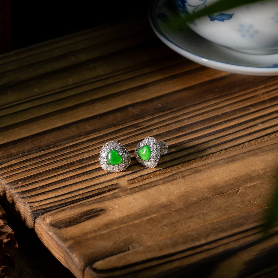 世间臻宝-新粉福利丨S925银翡翠爱心耳钉/多样性发/发一对/P6104