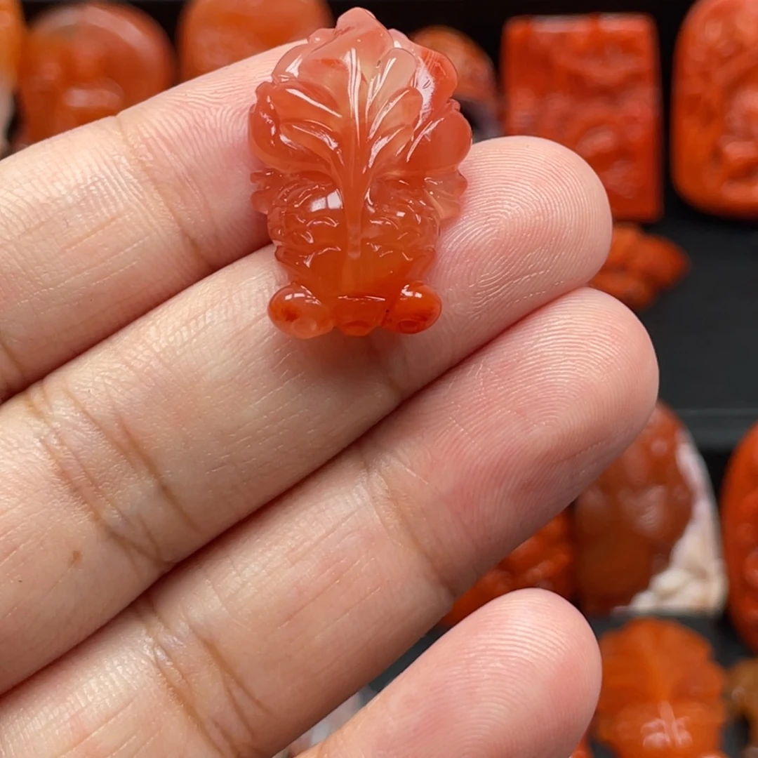 Z****南红玛瑙未镶嵌冰粉鱼