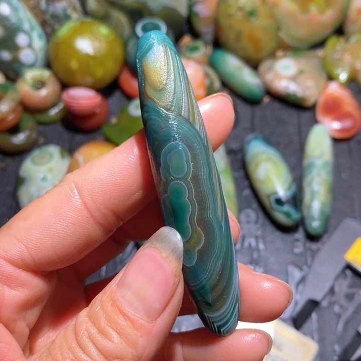 石英质玉颈饰未镶嵌用****2