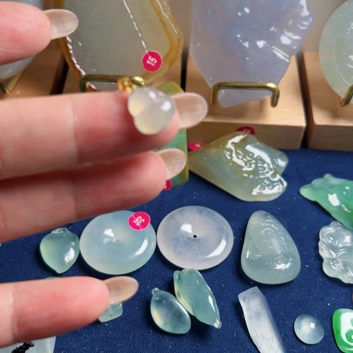 翡翠18K金镶嵌颈饰天然翡翠冰葫芦