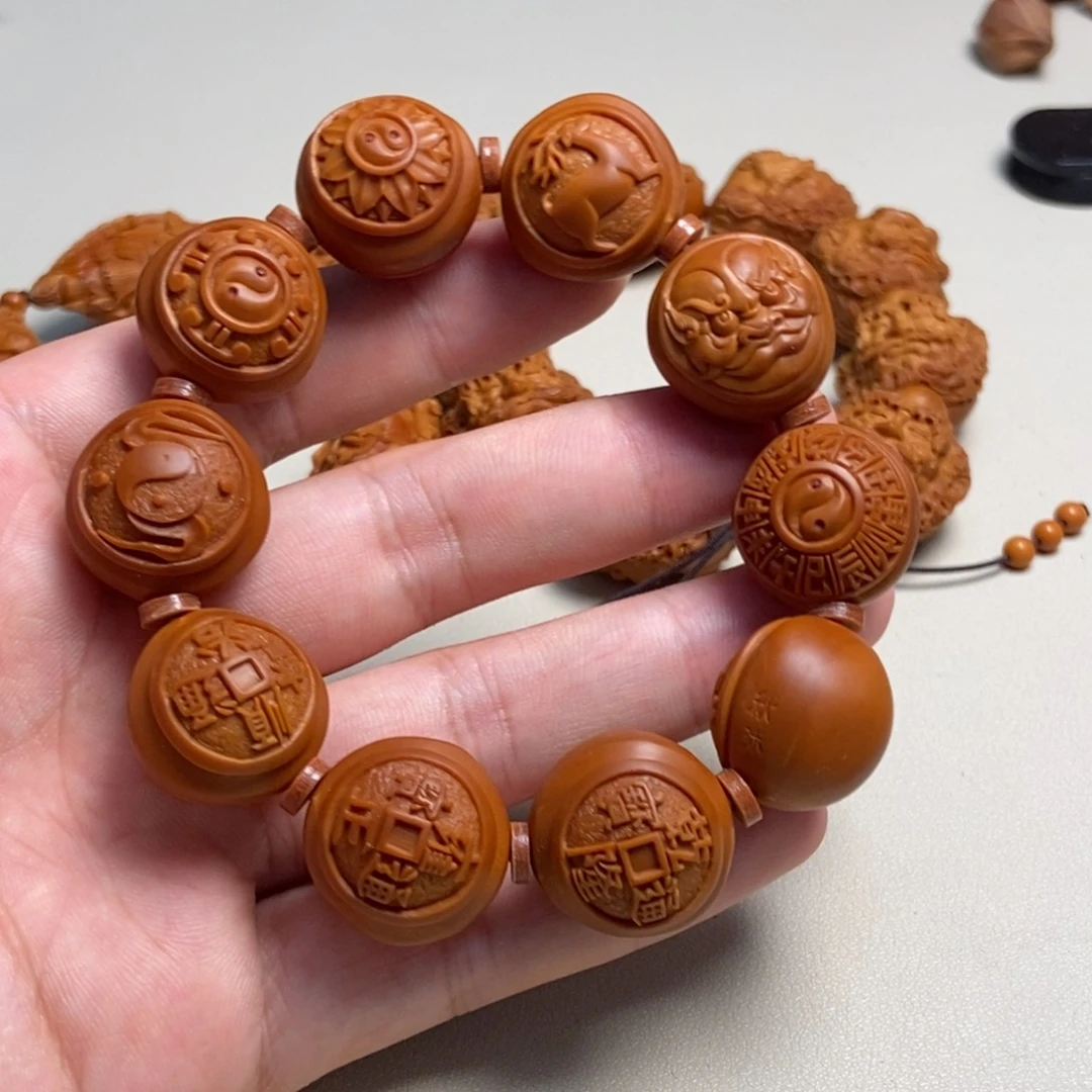 时****橄榄核吊坠四象八卦