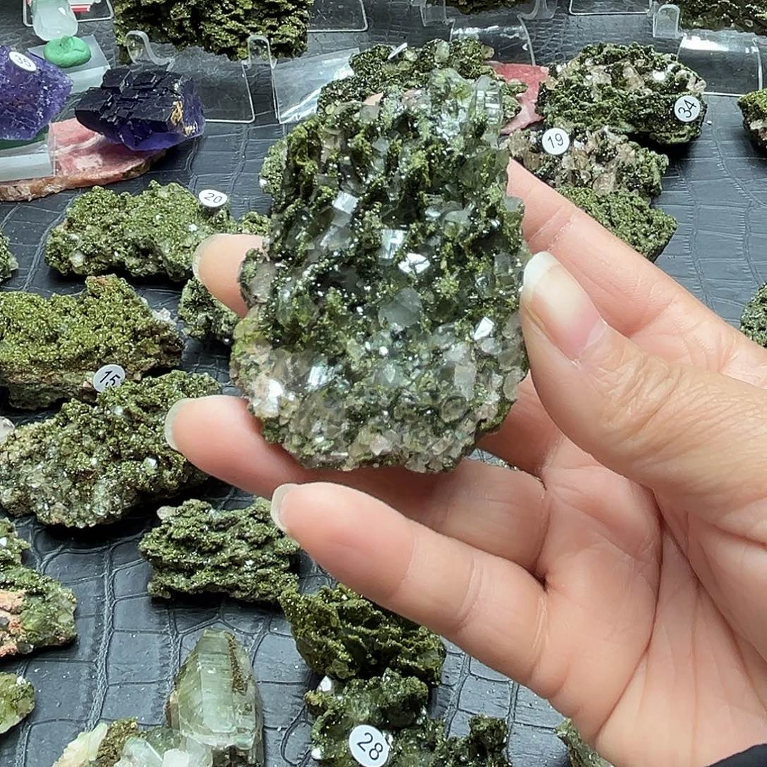 股***下查罗石合金珠宝半成品