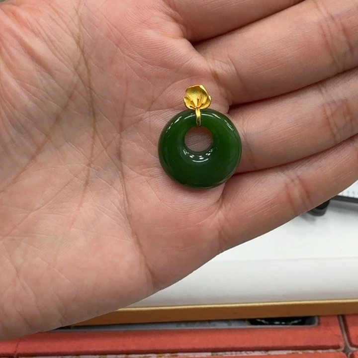 和田玉18K金镶嵌颈饰