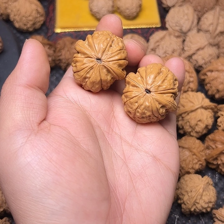 文玩核桃吊坠甲骨文