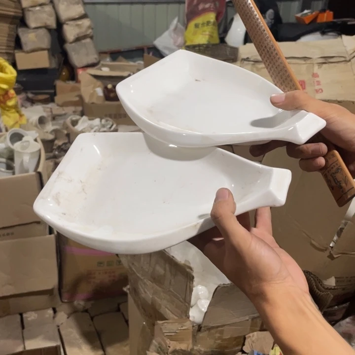 杯陶瓷盘子碗摆件都有