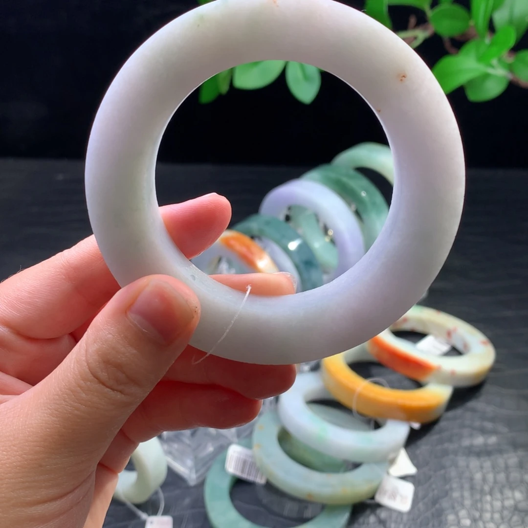 未镶嵌手镯定制翡翠