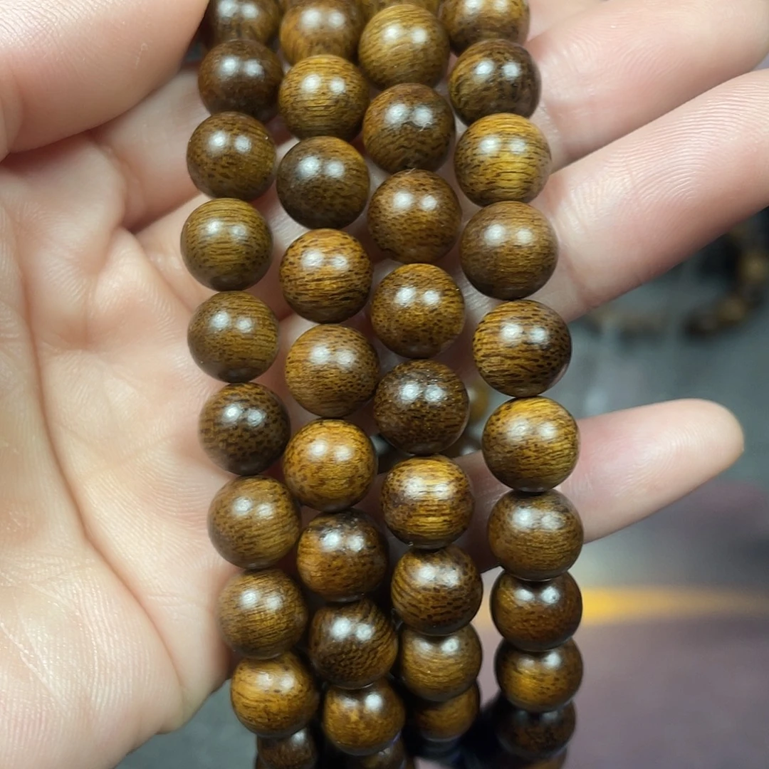 杰***哥沉香手串芽庄白棋