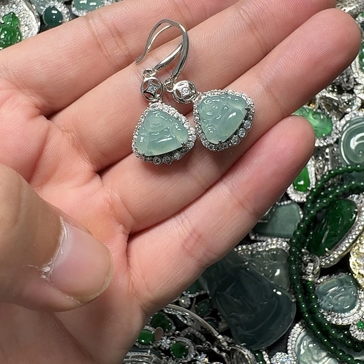 翡翠未镶嵌颈饰天然A货翡翠放漏