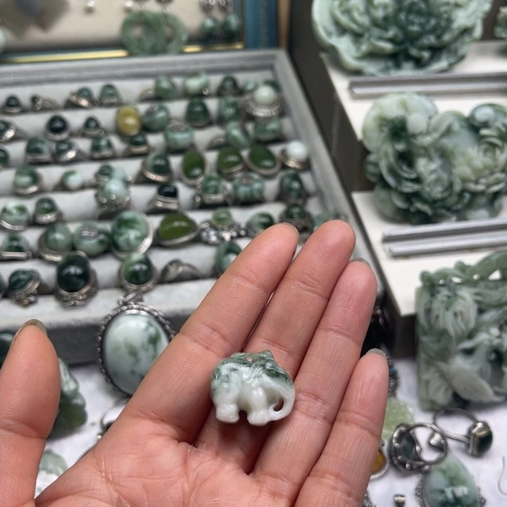 透闪石-蛇纹石玉耳环未镶嵌桃***@