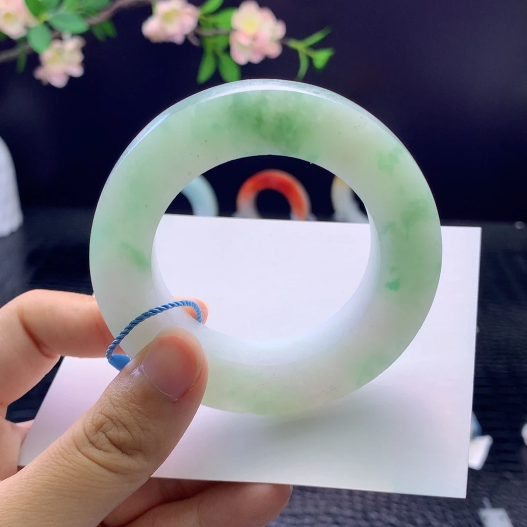 定制翡翠未镶嵌手镯