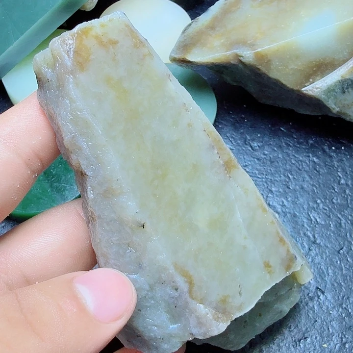 和田玉（糖玉）未镶嵌珠宝奇石