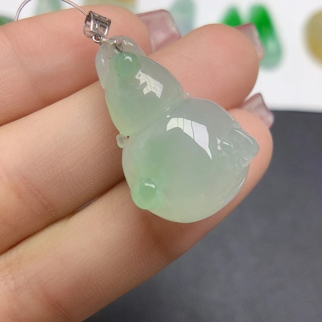 翡翠颈饰18K金镶嵌葫芦
