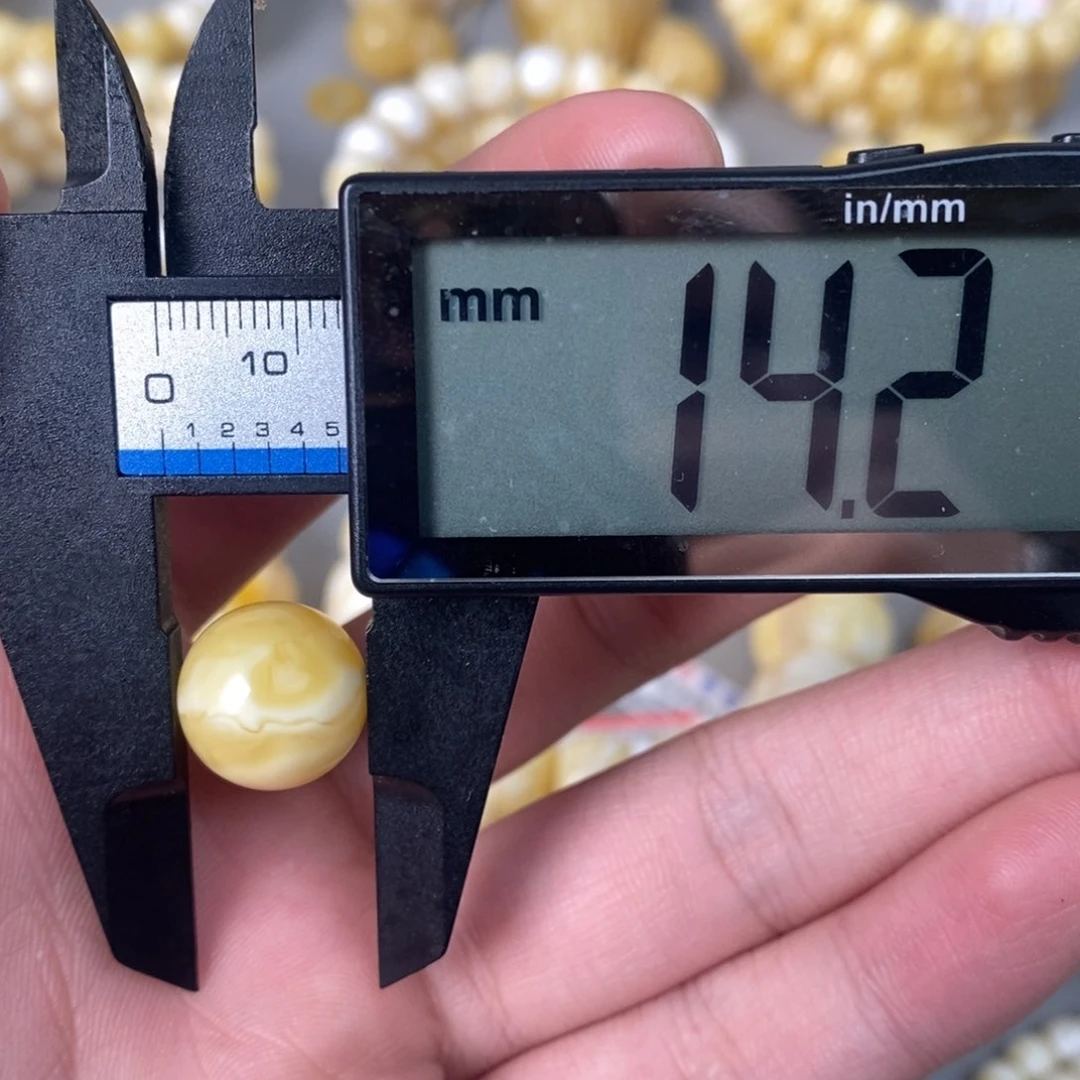 未镶嵌琥珀珠宝奇石