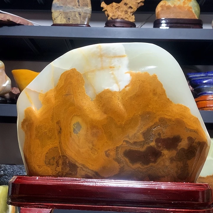 石材宽28厘米高29厘米