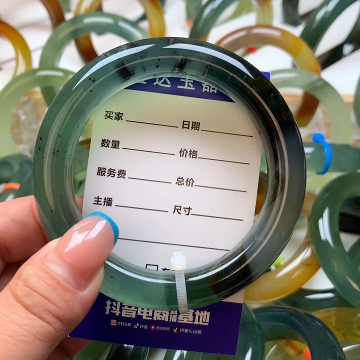 未镶嵌岫玉手镯雪