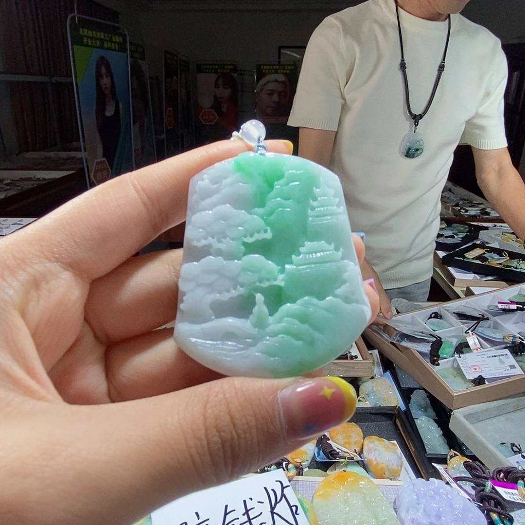 翡翠未镶嵌颈饰翡翠