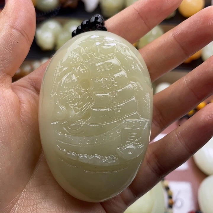 普***美石材天然古青石手把件