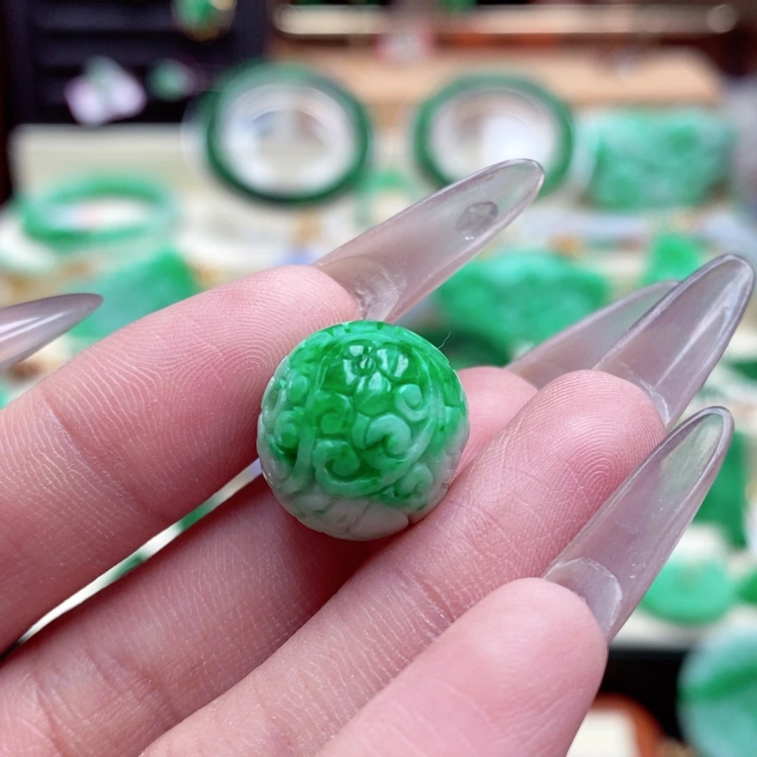 颈饰未镶嵌翡翠翡翠吊坠（裸