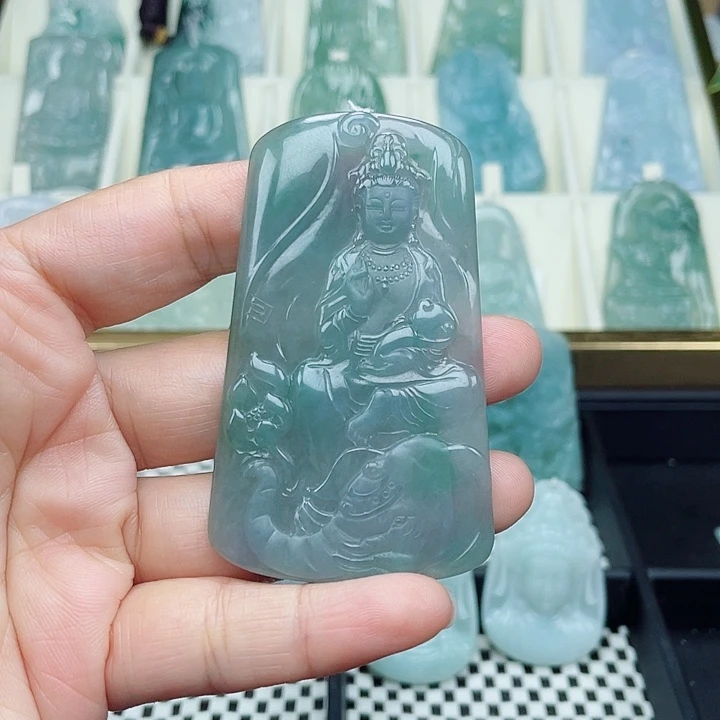 翡翠颈饰未镶嵌临****司普贤