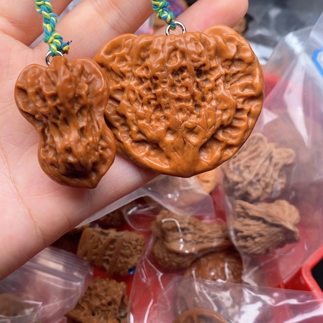 文玩核桃吊坠福在心头