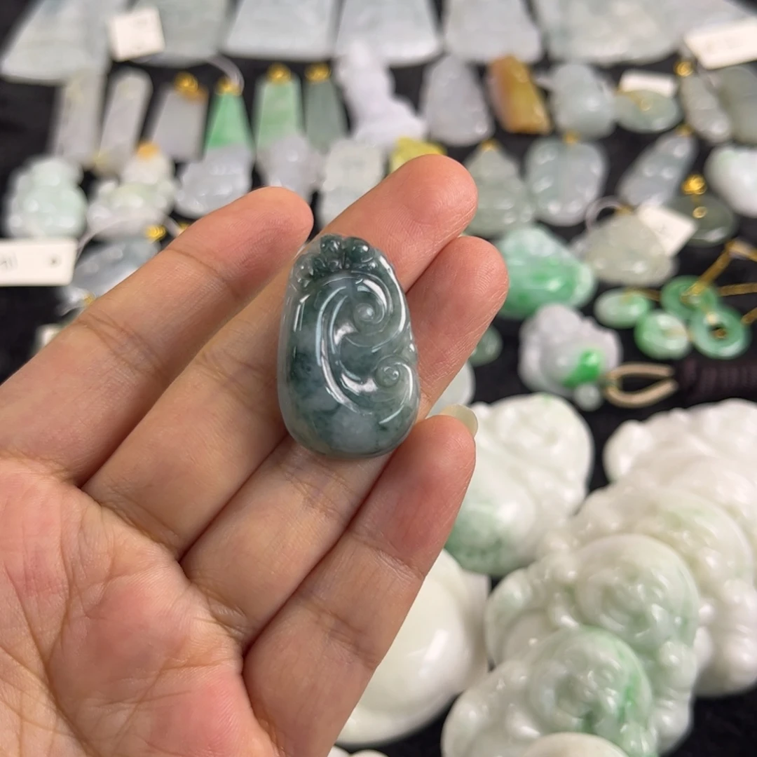 吊坠(不含链)未镶嵌翡翠