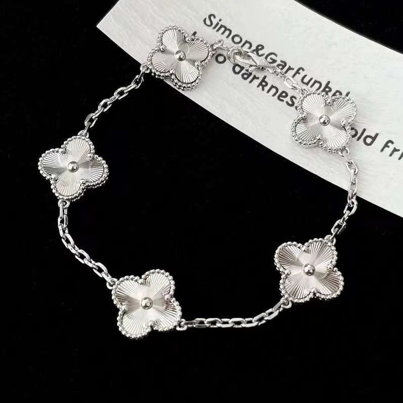 【CHERISH】18k  k白镭射四叶草五花手链（19克左右）