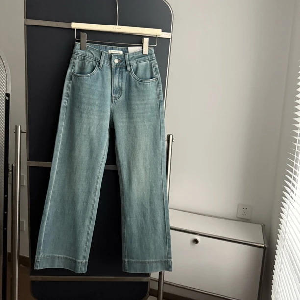 春季新款高弹力显瘦直筒牛仔裤女浅色水洗遮肉九分裤