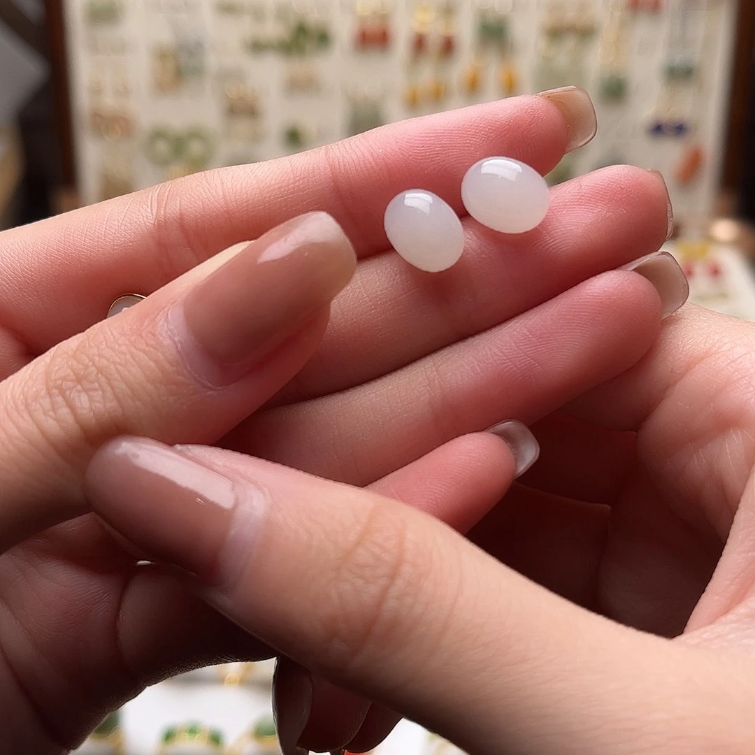 和田玉未镶嵌耳饰