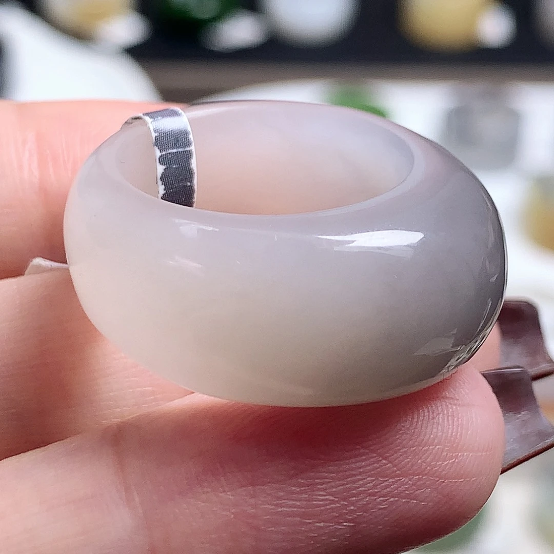 未镶嵌戒指和田玉