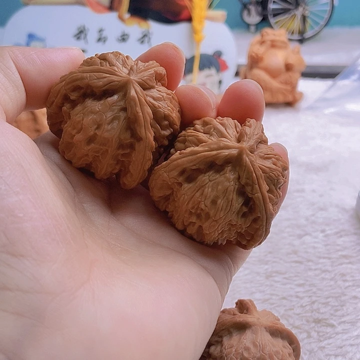 把件文玩核桃龙*三棱