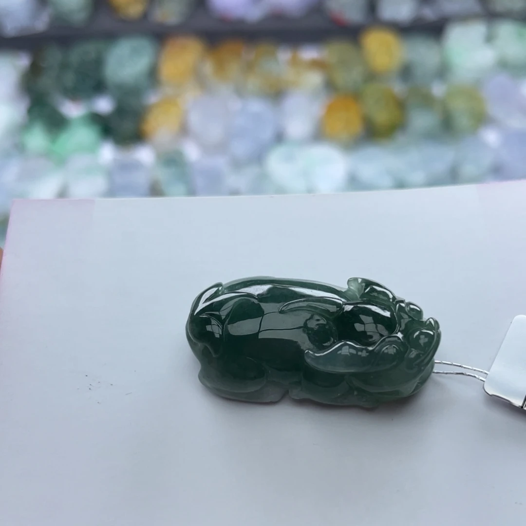 翡翠颈饰未镶嵌貔貅