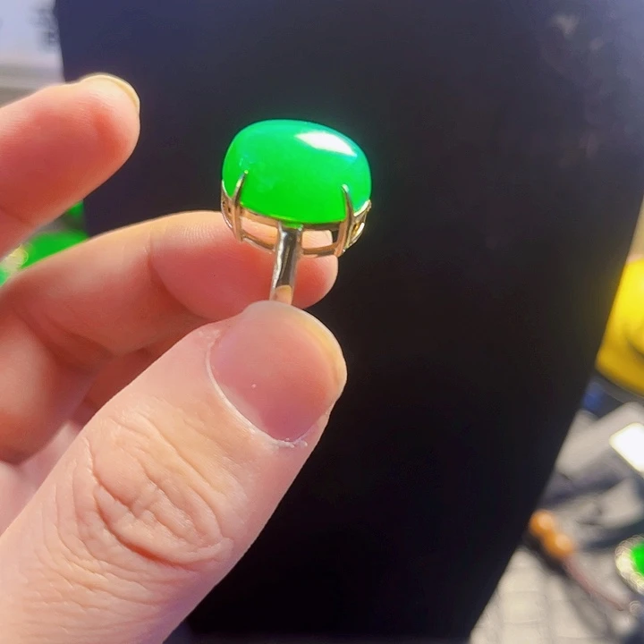 翡翠14K金镶嵌颈饰