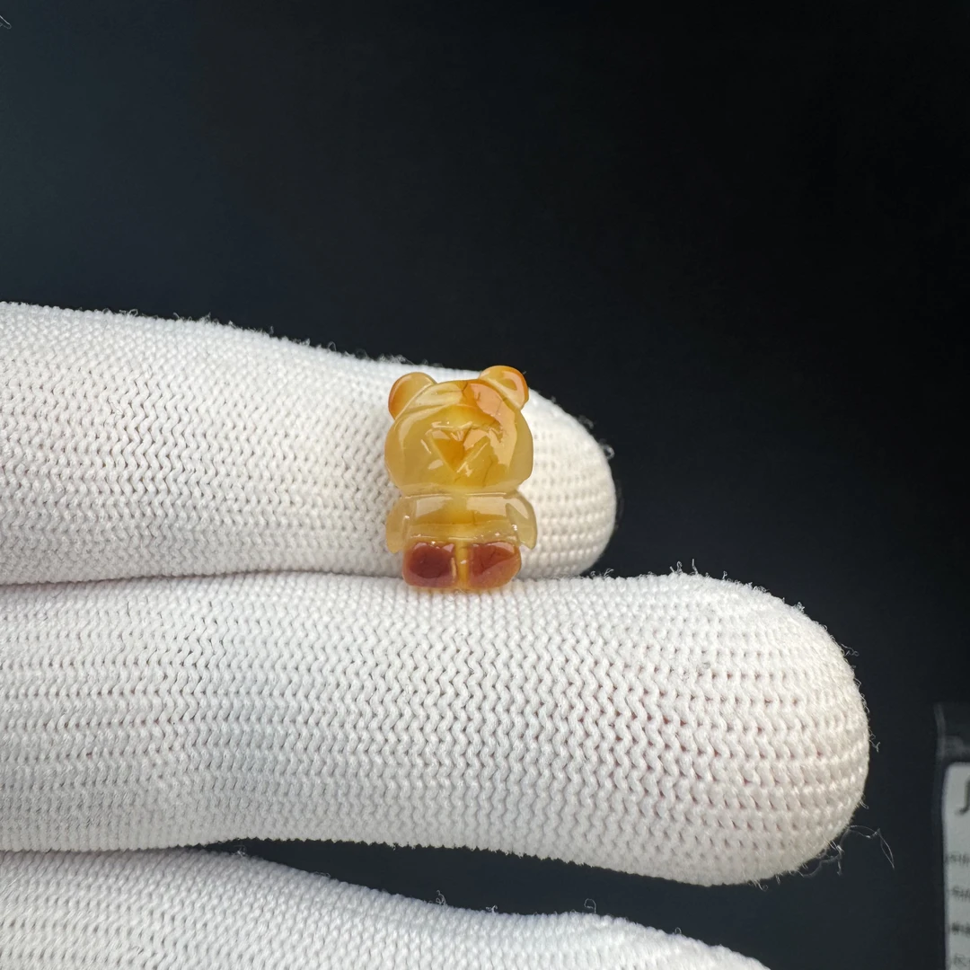 J9515天然原矿蜜蜡 雕刻小熊11*15.8*7.6mm支持复检假一罚十