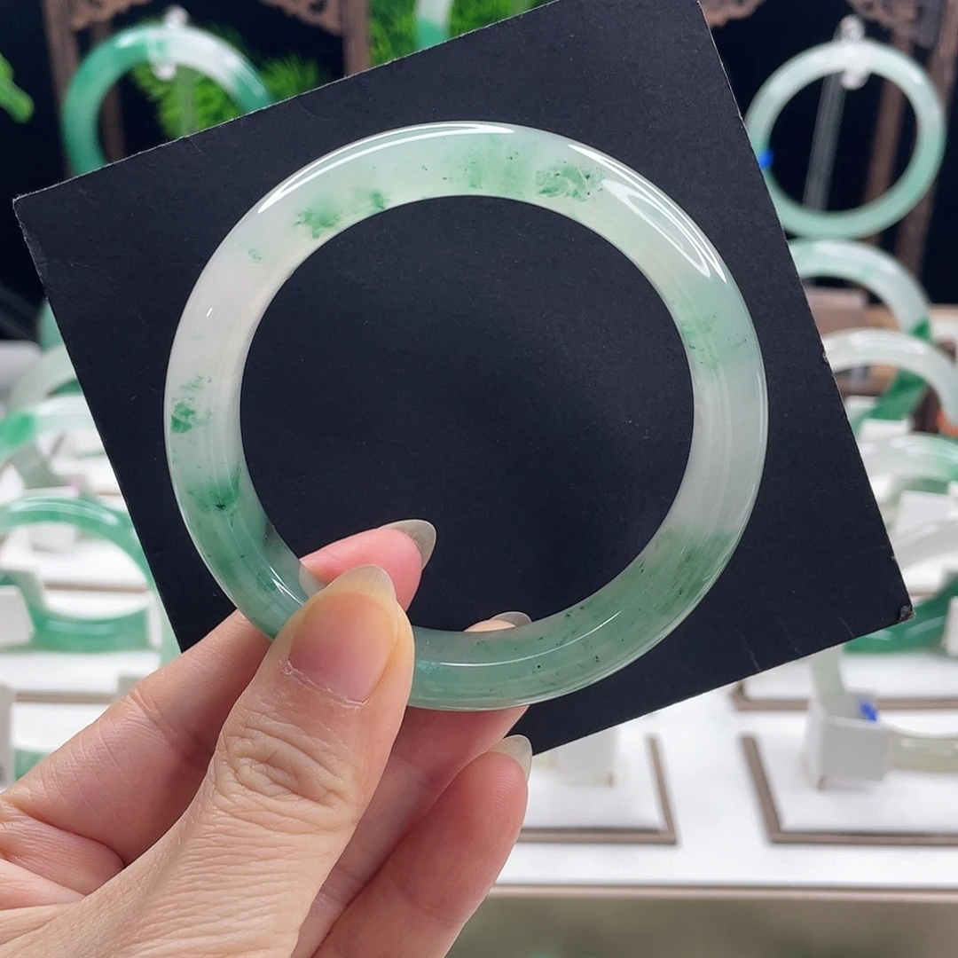 石英质玉未镶嵌手镯