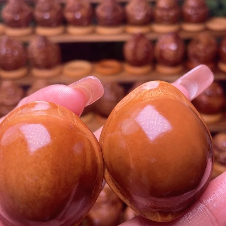 橄榄核把件么*橄榄雕刻