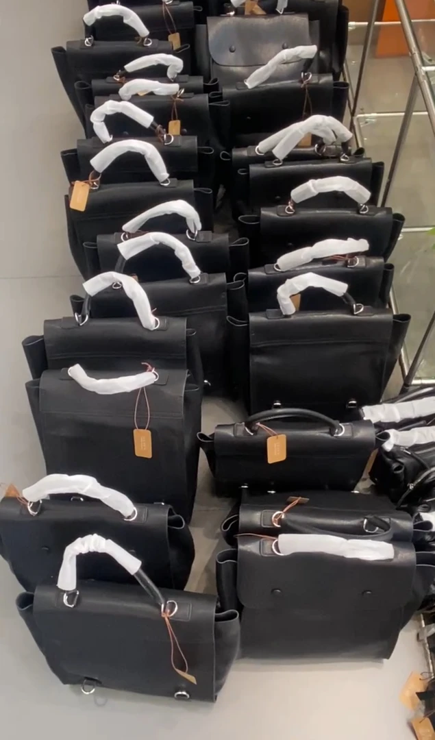 韩国东大门HO牛皮双肩包NO退NO换