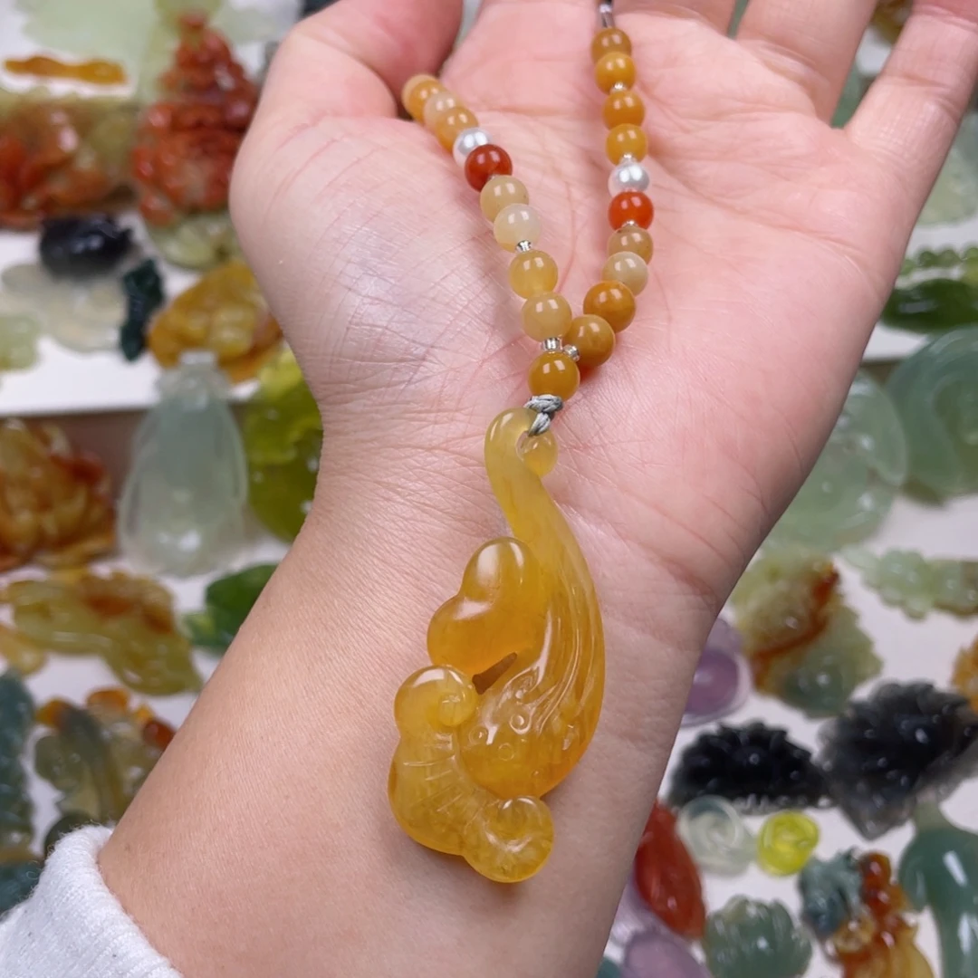 蛇纹石玉未镶嵌颈饰