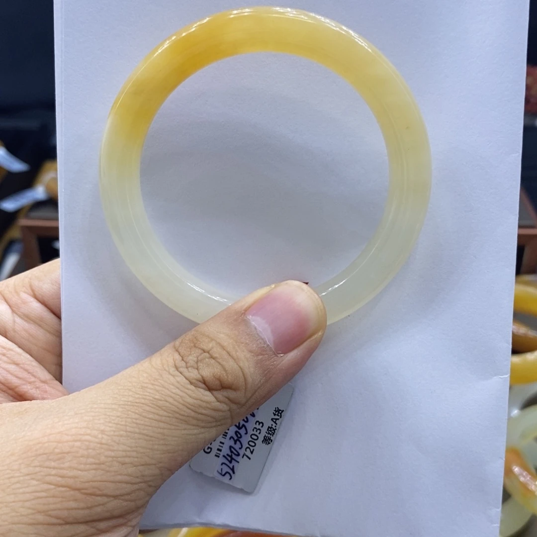 用***6石英质玉（黄龙玉）未镶嵌手镯